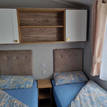 Red Lion Holiday Park 阿布罗斯 外观 照片