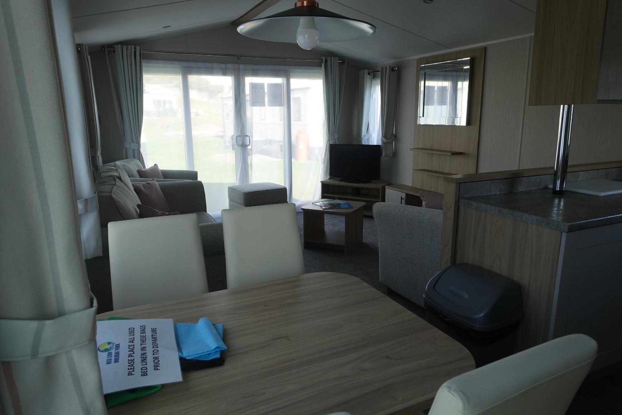 Red Lion Holiday Park 阿布罗斯 外观 照片
