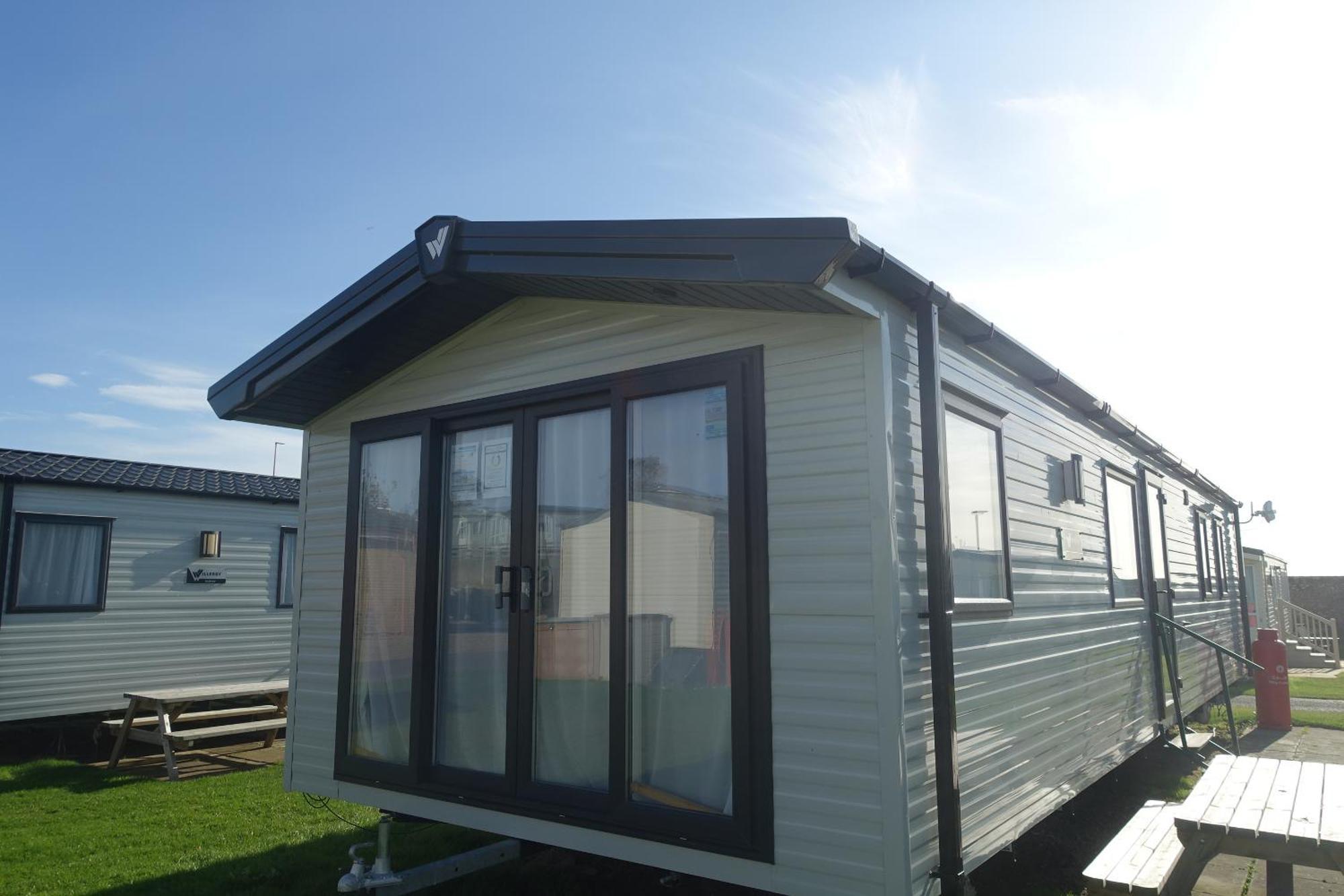 Red Lion Holiday Park 阿布罗斯 外观 照片